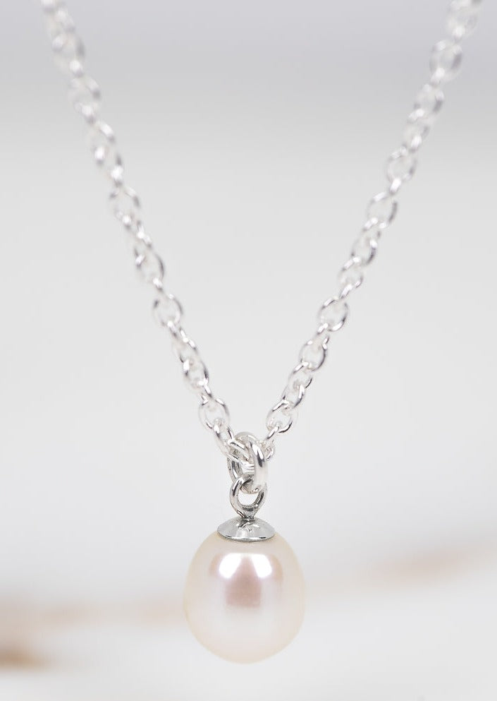 Necklace white clearance pearl